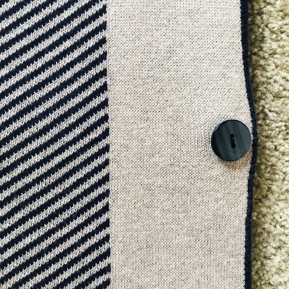 CAbi Reversible Navy/Tan Wrap Sweater Shawl Poncho Open Front Button Sides LNWOT - Picture 12 of 14